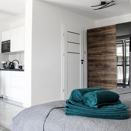 Apartament Black-Niska Z Garazem Podziemnym 키엘체 외부 사진