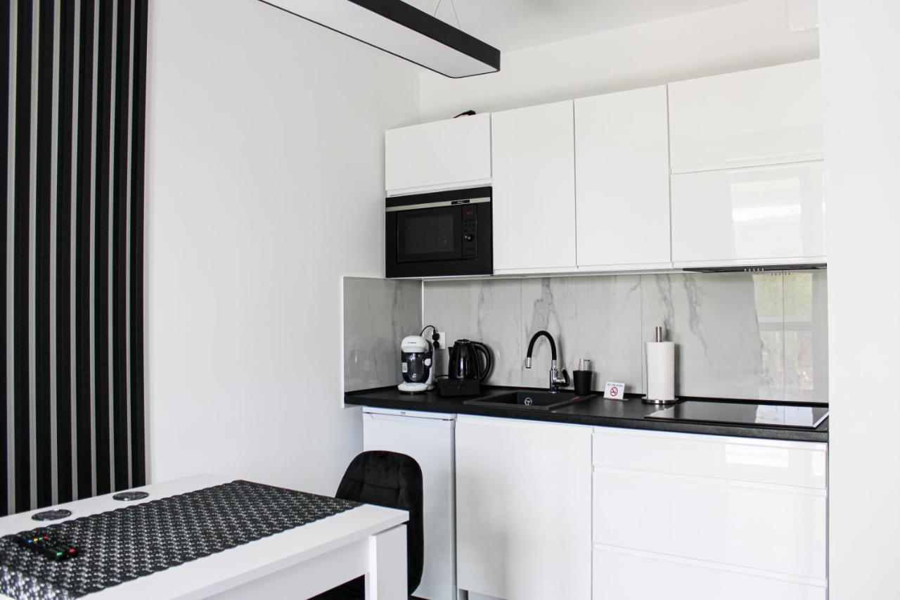 Apartament Black-Niska Z Garazem Podziemnym 키엘체 외부 사진